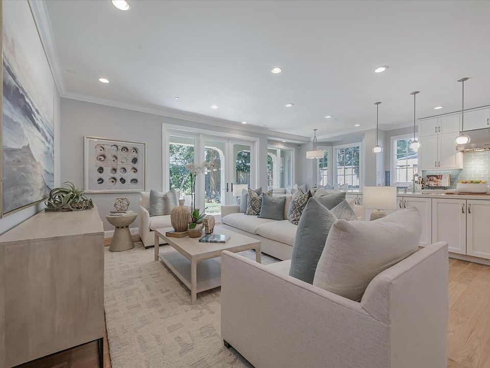 1st image of 3224 Emerson St