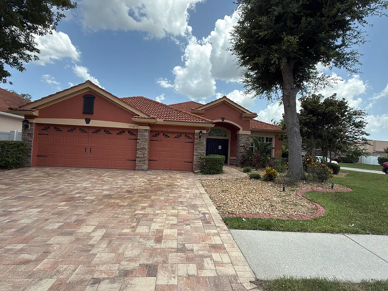 11516 Oyster Bay Cir — Photo 1