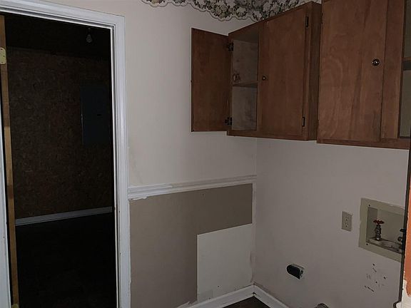 4th image of 111 Bradley Dr