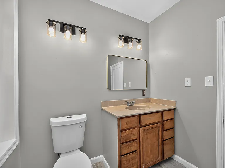 904 Locust Corner Rd — Photo 1