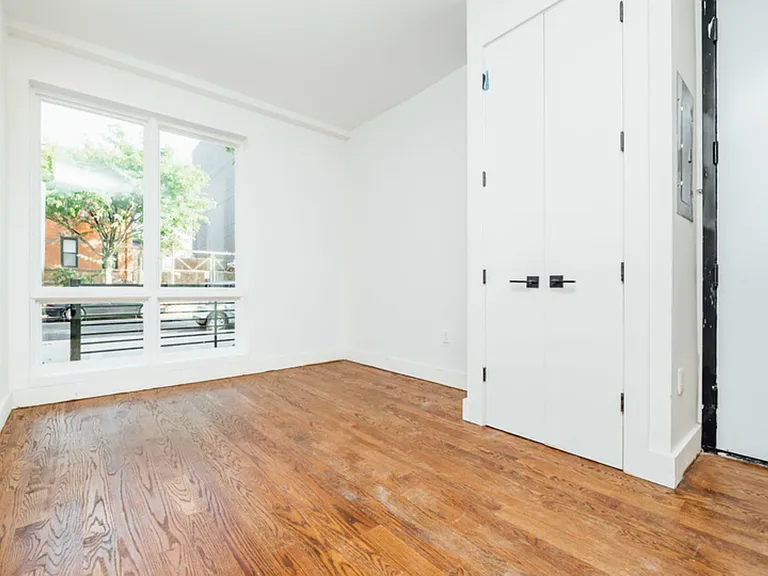 67 Stanhope St #1G — Photo 3