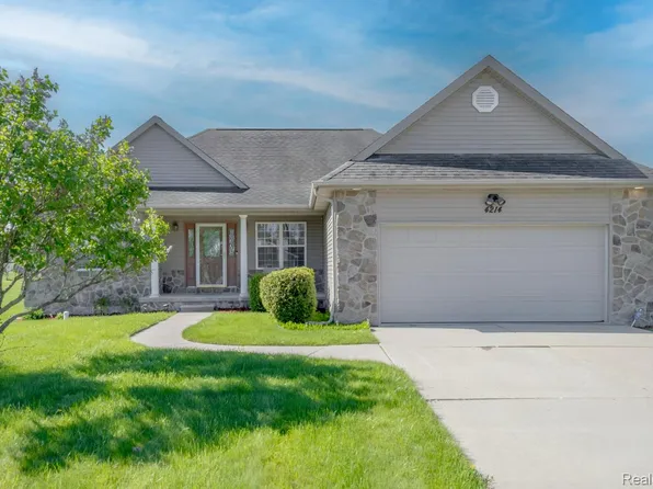 4214 Cayuga Trl, Flint, MI 48532