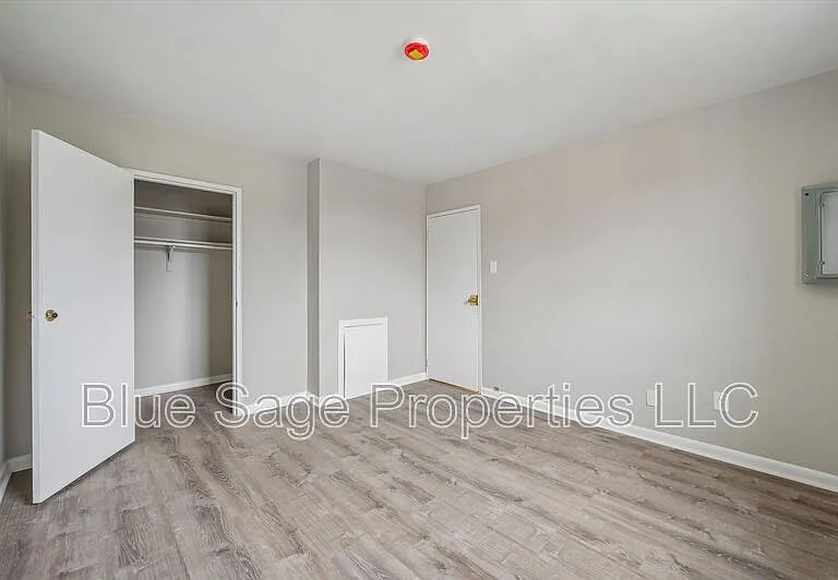 100 E Glenolden Ave #R11 — Photo 14