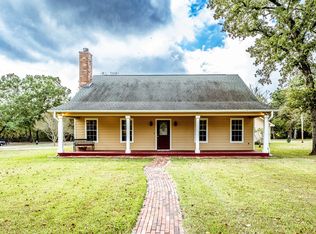 18 Allbritton Rd, Huntsville, TX 77320