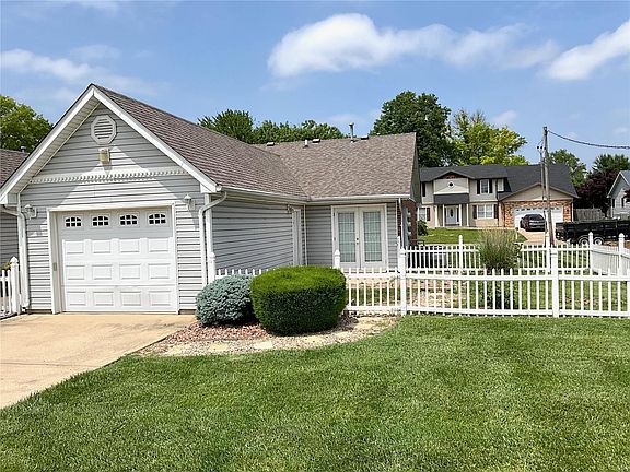 3rd image of 2671 Westmoreland Dr APT 1