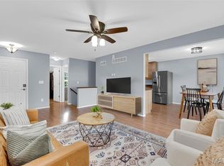 818 Sugar Valley Ct, Saint Peters, MO 63376