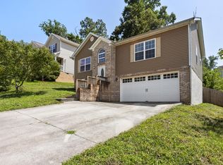 1806 Short Leaf Ln, Soddy Daisy, TN 37379
