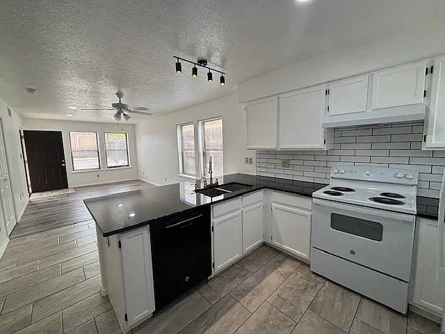 1218 Senda Del Valle #A