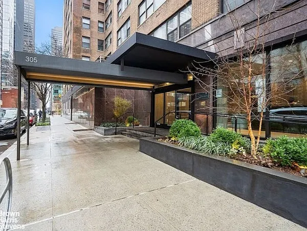 305 E 40th St #10Z — Photo 5