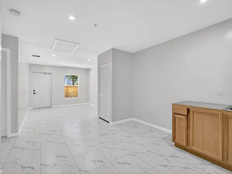 3255 Avenue J #2 — Photo 25