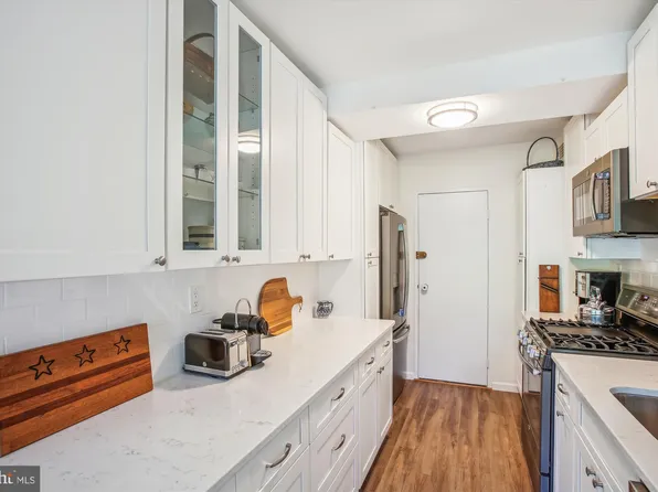 4201 Cathedral Ave NW APT 607E, Washington, DC 20016