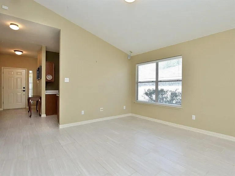 9224 Vigen Cir — Photo 5