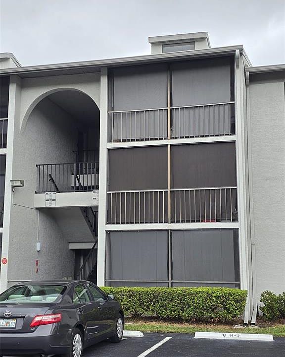 1st image of 1624 S Pine Ridge Cir #D2