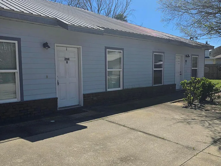 204 Ann Cir #C — Photo 16