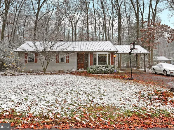 546 Nicklas Dr, Fayetteville, PA 17222