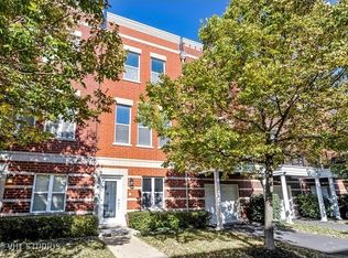 2710 W Byron St, Chicago, IL 60618