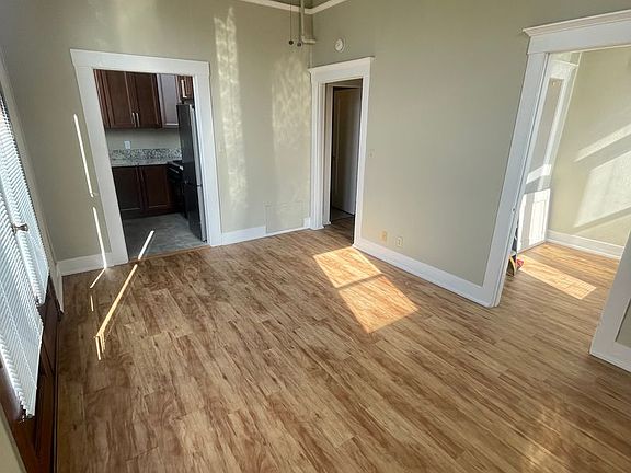 4th image of 563 22nd St APT 1F