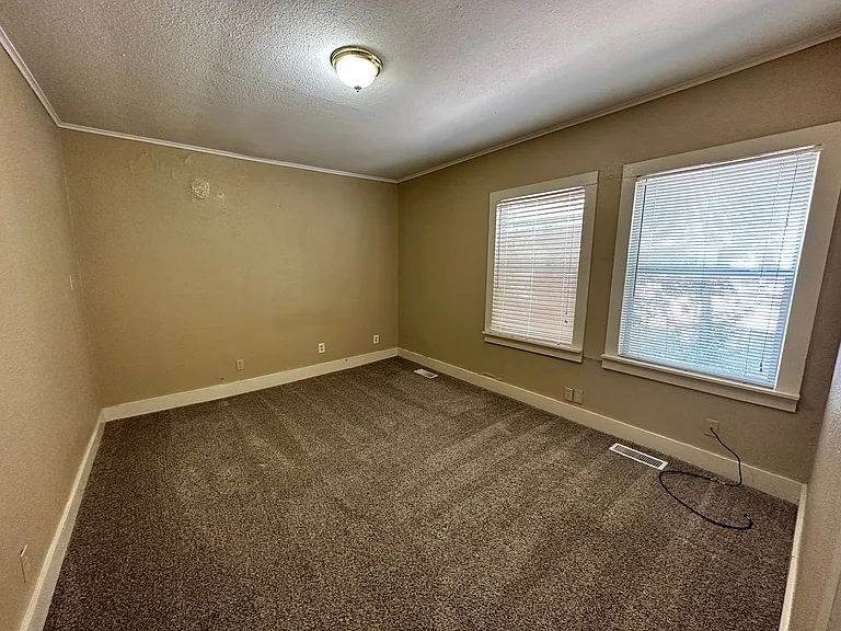 715 Asp Ave — Photo 22