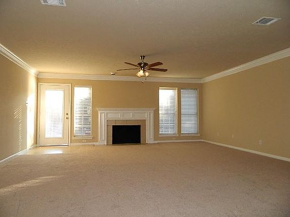 2nd image of 2904 Wyndham Ln