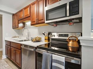 10 Clapboard Ridge Rd #5-52A, Danbury, CT 06811