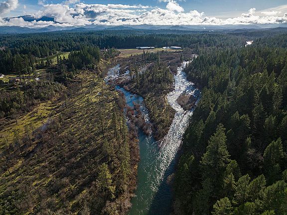 3rd image of 27248 Redwood Hwy