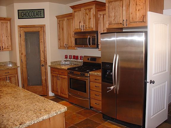 Big Kitchen with endless storage