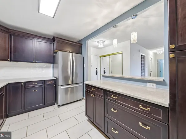 11801 Rockville Pike APT 213, Rockville, MD 20852