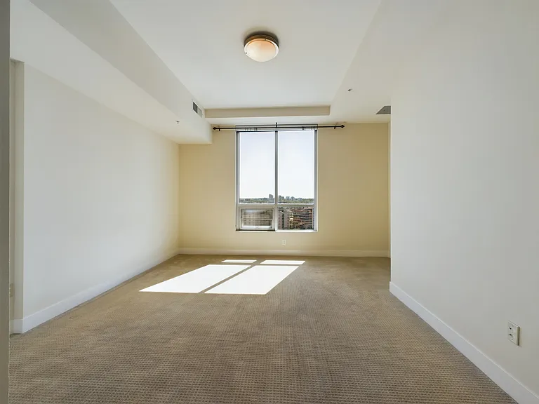 2001 Lincoln St #1823 — Photo 10