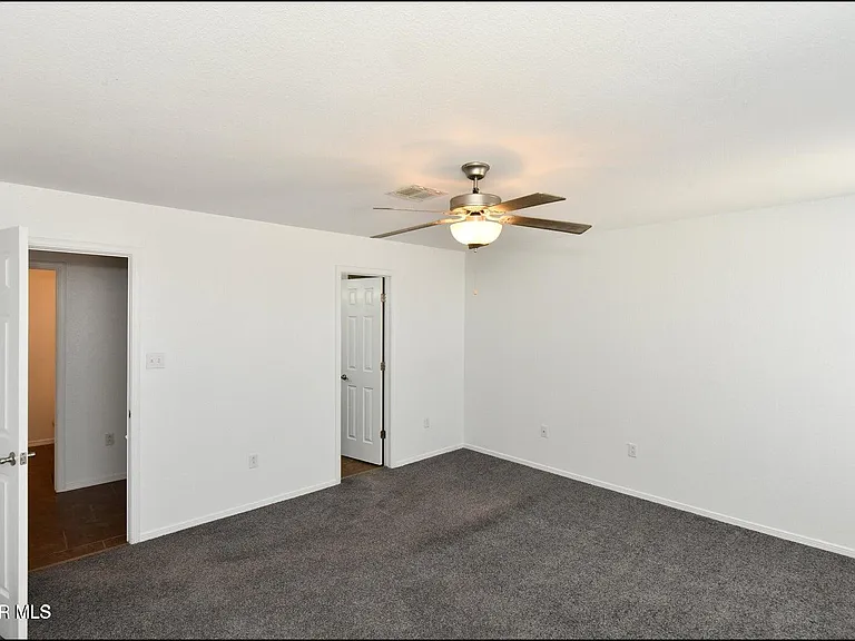 1591 Hartsdale Dr #B — Photo 14