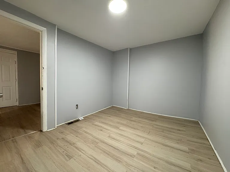86 Wolcott St #R1 — Photo 2