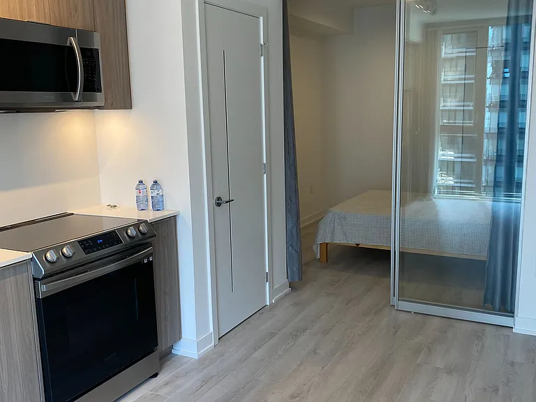 357 King St W #2505 — Photo 8