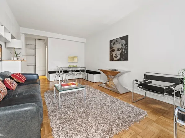 11 Riverside Drive image 2 of 13