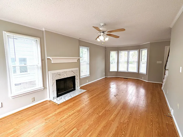 4940 Harbour Towne Dr — Photo 2