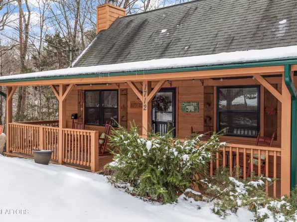 1712 Lake View Cir, Sevierville, TN 37876