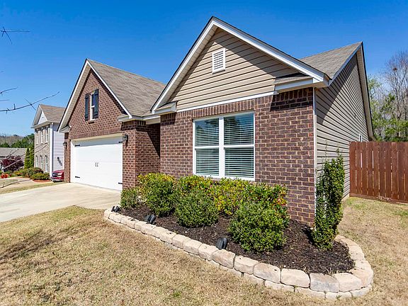 3rd image of 192 Polo Field Way