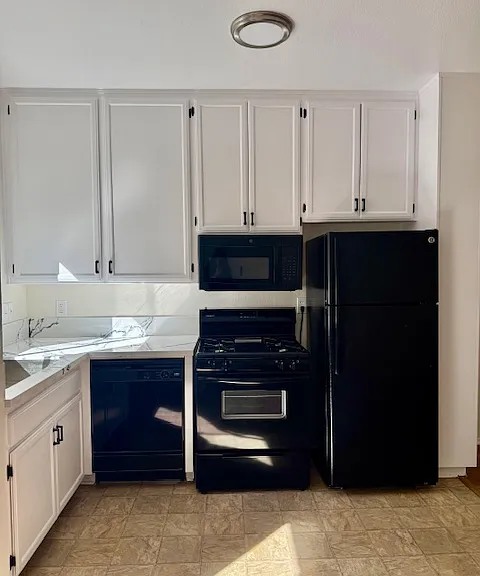 5650 York Blvd. — Photo 4