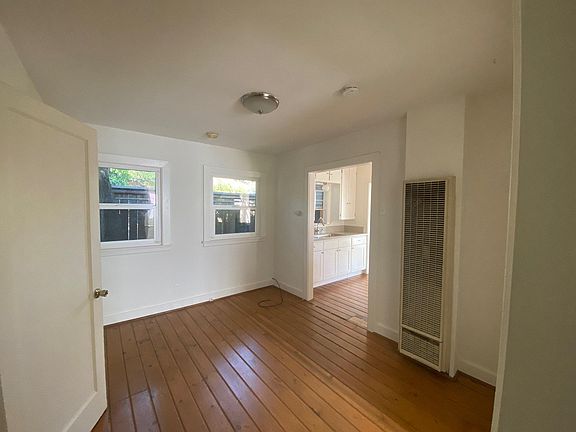Entrance / Living room