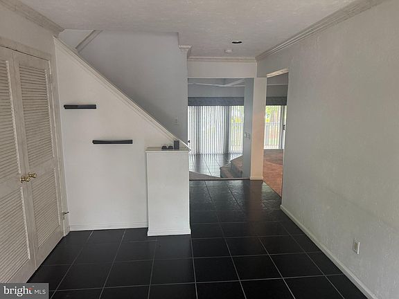 3rd image of 203 Sunshine Lakes Dr