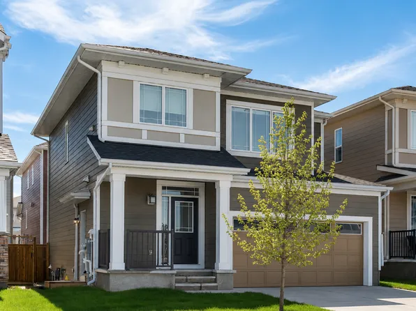 25 Yorkstone Row SW, Calgary, AB T2X 5H4