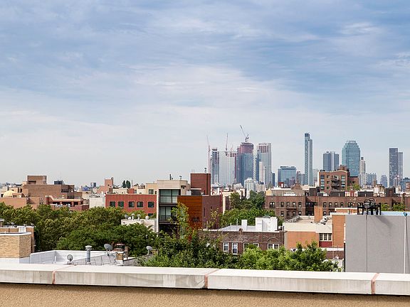 5th image of 2625 28th St #2