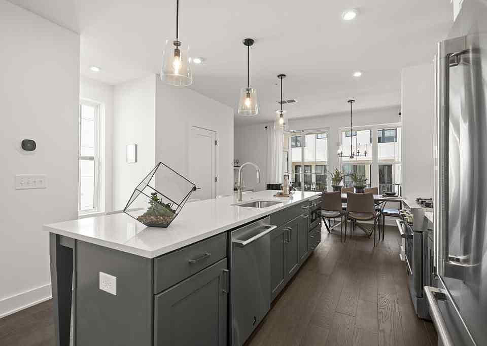 201 New St Decatur GA | Zillow