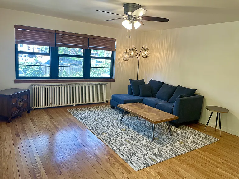 Virginia Apartments — Photo 11