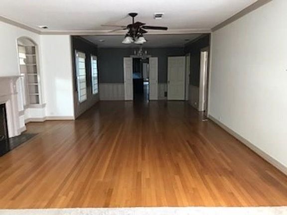 2nd image of 105 Bellevue Dr