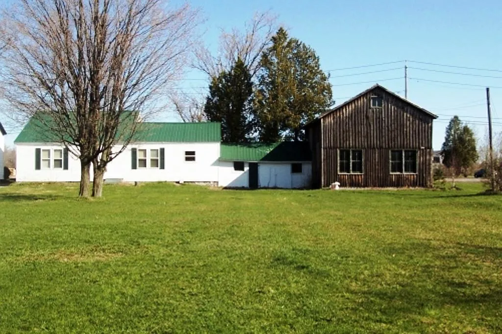 3 bed, 1821 sqft, $2,200 — Photo 4