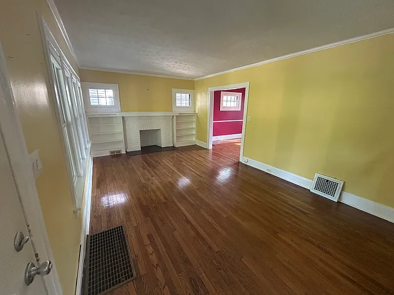 1837 Cumberland Rd — Photo 3