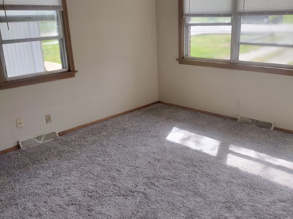 1st image of 3119 S Forest Ave #B