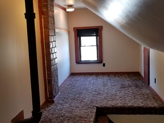 5th image of 3210 Indianola Ave