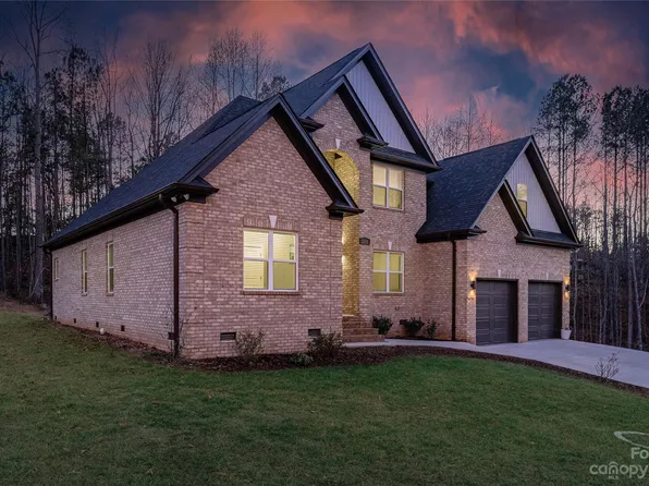 180 Winwood Cir, Granite Falls, NC 28630