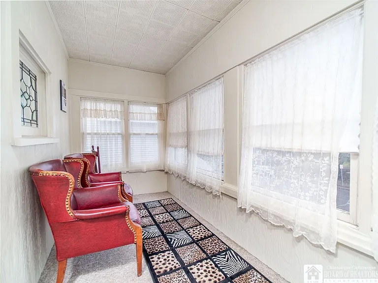 98 Forest Ave — Photo 26