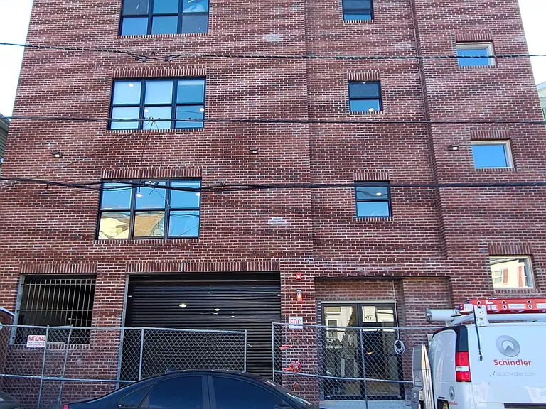 198 Harrison St #402 — Photo 1